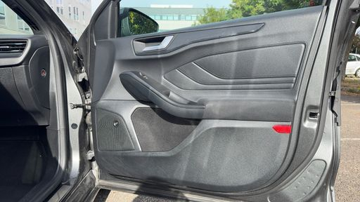 Ford Focus 1.0 EcoBoost 125 - ST Line – 2019 – 96540 km – Essence – Boîte Manuelle — photo 45
