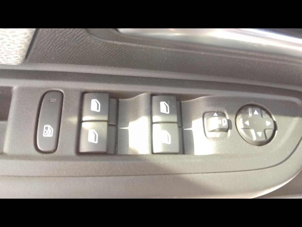 Citroën C4 X puretech 130ch s&s shine eat8 — photo 24
