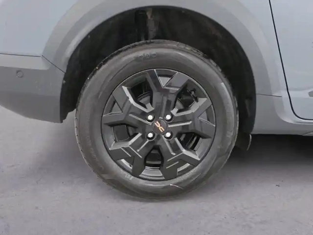 Dacia Jogger tce 110 7 pl — photo 31