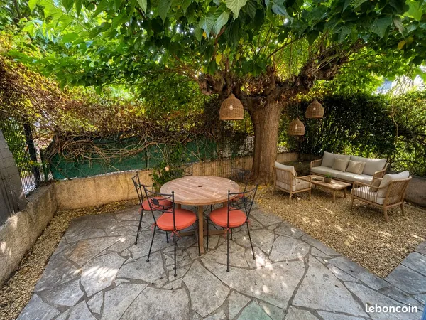 Appartement meublé avec jardin à louer