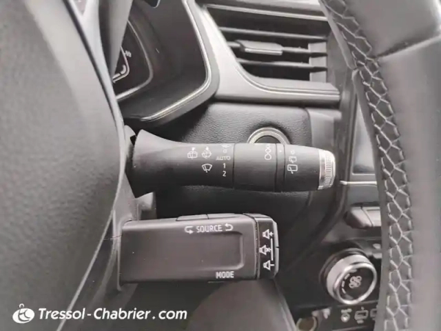 Renault Captur tce 140 edc - 21 intens — photo 7