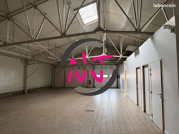 Local 516 m² SAINT BARTHELEMY D ANJOU