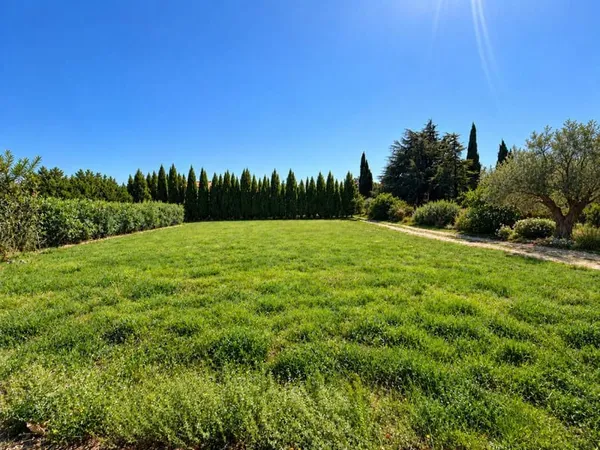 RARE ! TERRAIN DISPONIBLE A ST CANNAT
