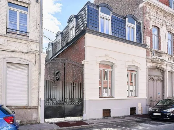 Maison 10 pièces 480 m²