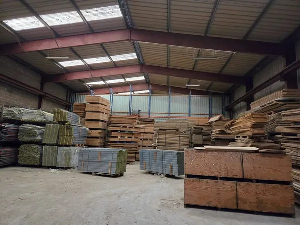 Local d'activité 600 m²