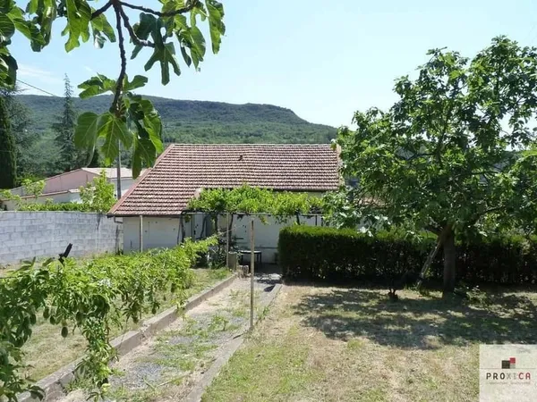 Terrain 300 m²