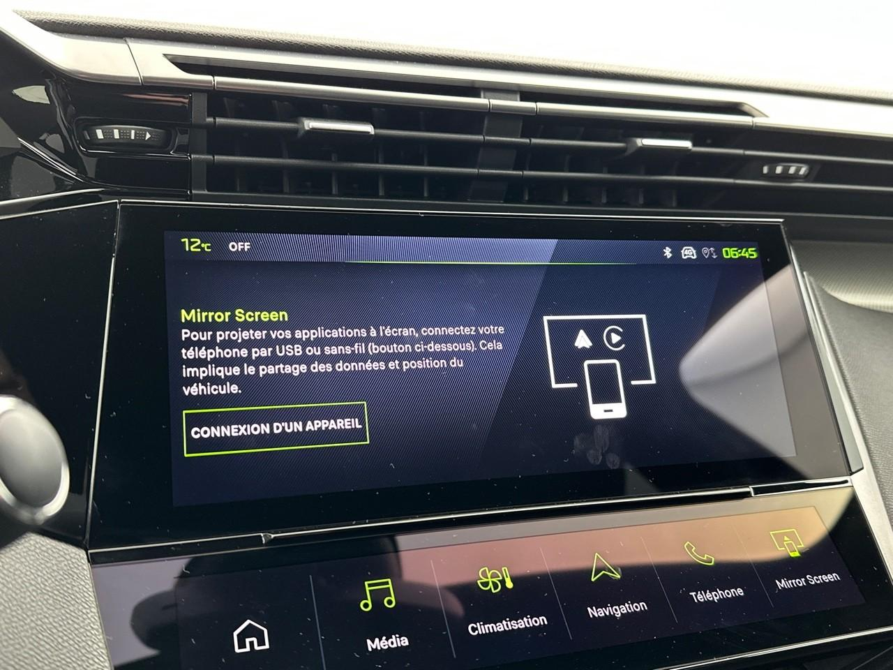 Peugeot 408 hybrid 145 e-dcs6 gt — photo 26