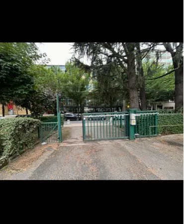 Place de parking fermée à côté de la faculté Jean Monnet secteur tréfilerie