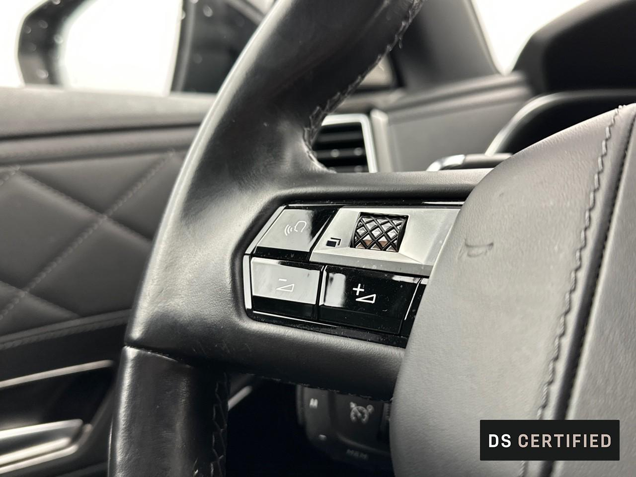 Ds Ds 7 crossback crossback hybride e-tense 300 eat8 4x4 rivoli — photo 19