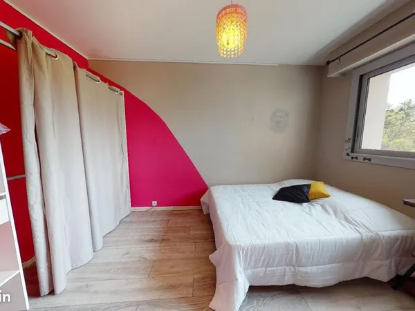 Chambre 7 pièces 95 m²