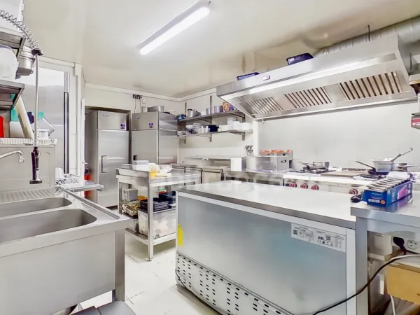 Fonds de commerce 4 pièces 220 m²