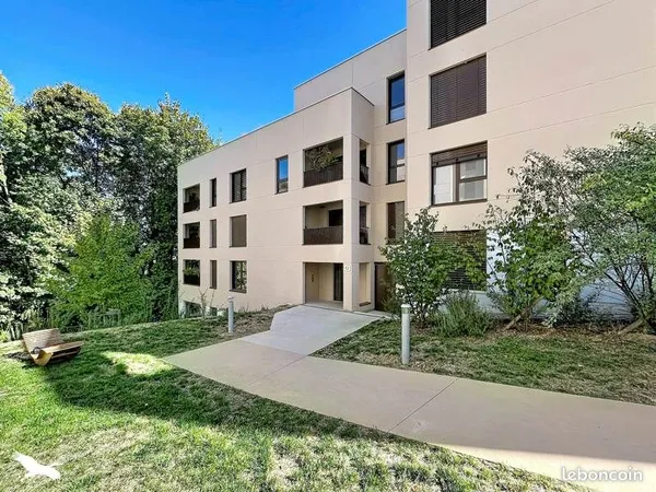 Duplex 5 pièces 102 m²