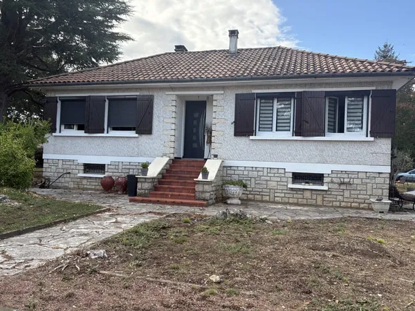 Maison individuelle 120M2 ,3 chambres,1 salle de bain,1 cuisine
