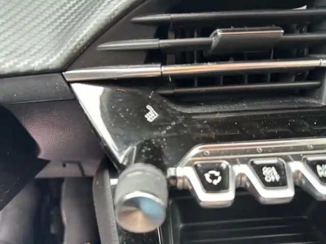 Peugeot 2008 1.2 puretech 100ch s&amp;s active — photo 29