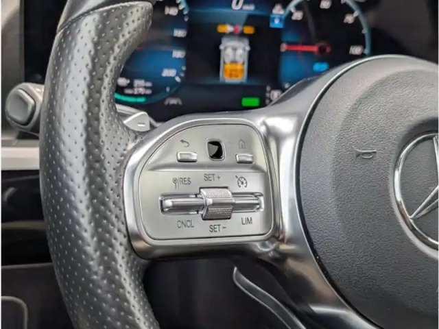 Mercedes Eqa 350 4matic — photo 13