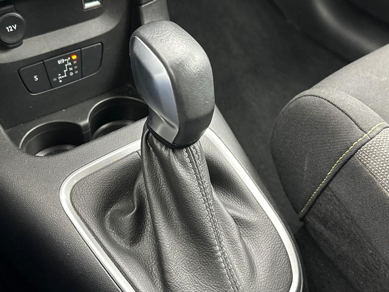 Citroën C3 puretech 110 s&s eat6 shine — photo 28