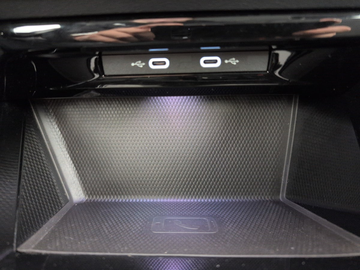 Volkswagen Golf 8 — photo 18
