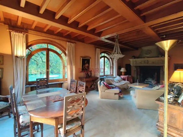 Maison 9 pièces 267 m²