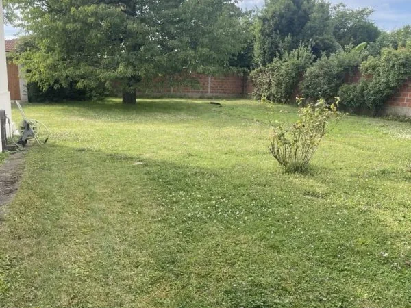 Terrain à bâtir de 245 m² à SAVIGNY-SUR-ORGE (91)