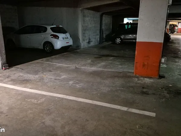Place de parking sécurisée