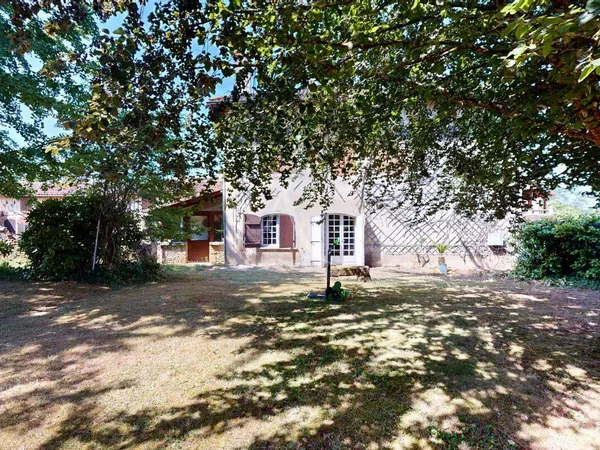 Maison 9 pièces 312 m²