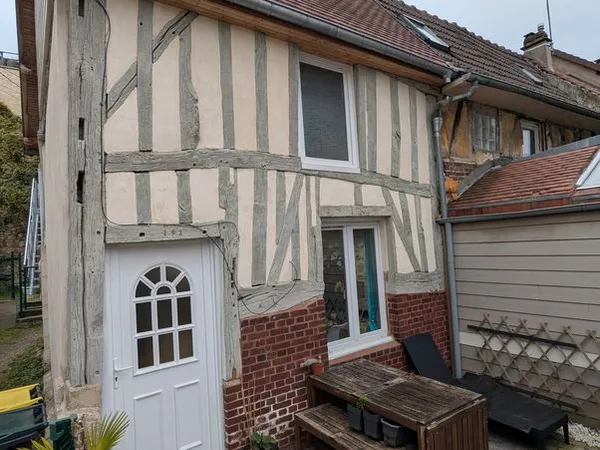 Maison de ville T2 non meublée de 50 m² avec jardinet exposé sud - Gare SNCF à 10 min - Saint-Aubin-