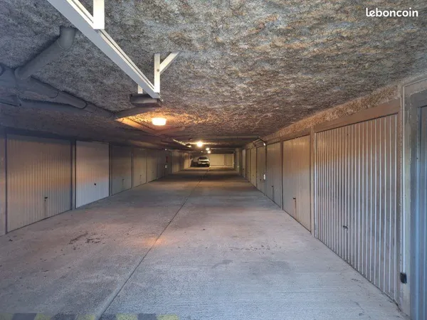 Garage fermé sur Brétignolles