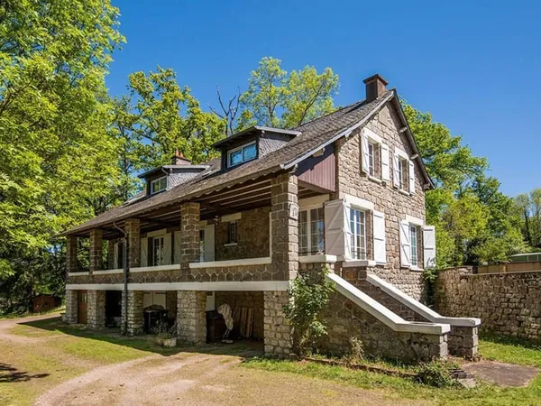 Maison 5 pièces 218 m²