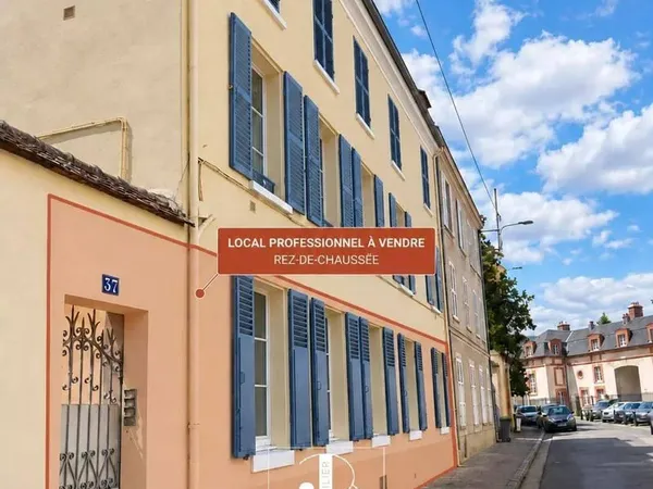 Local professionnel 3 pièces 74 m²