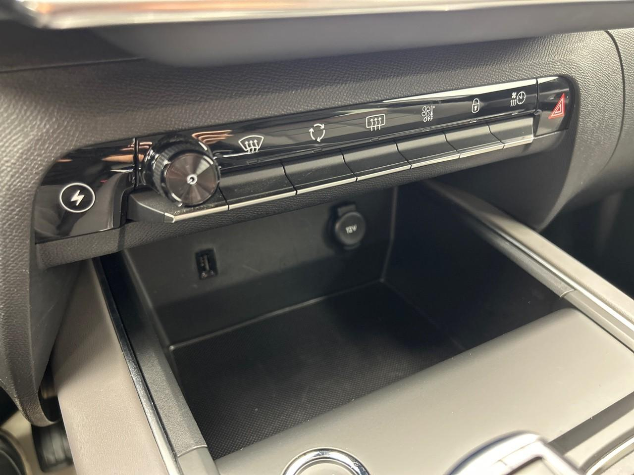Peugeot 3008 hybrid 225 e-eat8 allure — photo 31