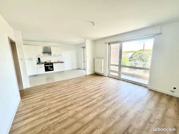 F4 rénové avec Balcon