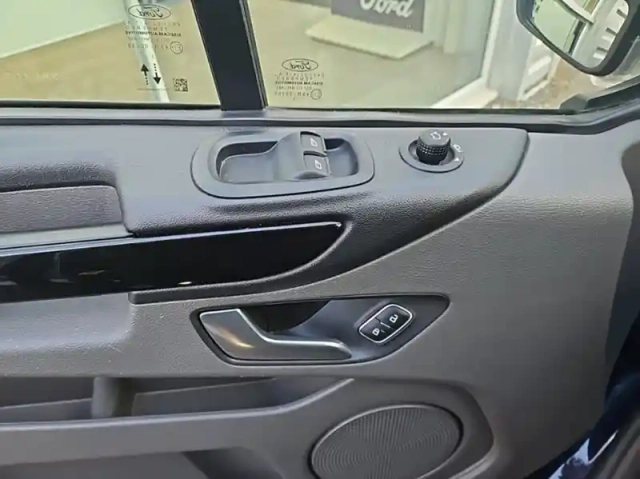 Ford Custom fg 300 l1h1 2.0 ecoblue 130 s&amp;s cabine approfondie limited bva6 7cv — photo 6