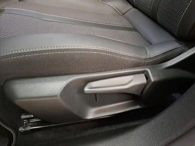 Peugeot 208 hybrid 110 e-dcs6 — photo 14