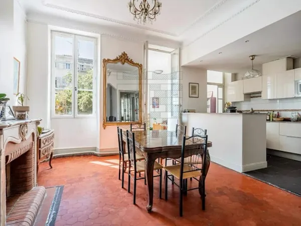 Appartement 9 pièces 199 m²