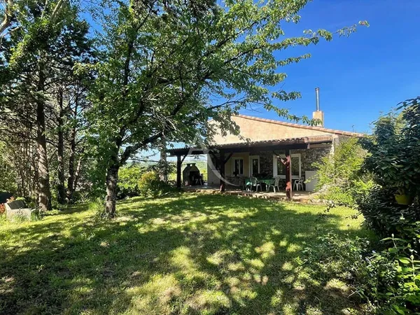 Maison 6 pièces 233 m²