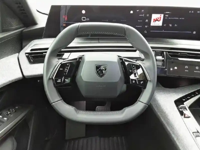 Peugeot 3008 hybrid 136 e-dcs6 — photo 9