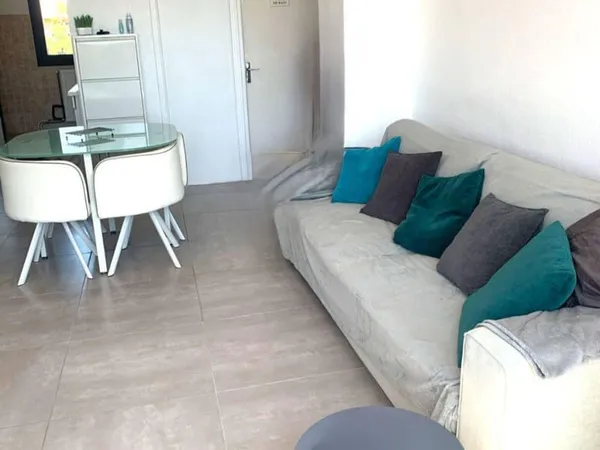 APPARTEMENT VIDE 60 m2 A LOUER A L'ANNEE