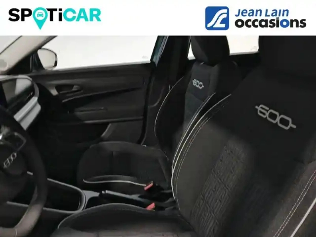 Fiat 600 t-gen 3 1.2 hybrid 145ch edct6 — photo 31
