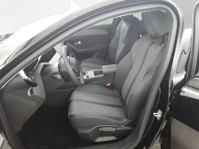Peugeot 308 sw hybrid 145 e-dcs6 — photo 11