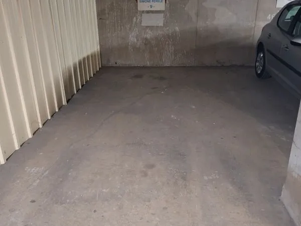 Parking 16m2 1ere sous sol badge 170 neuilly sur seine