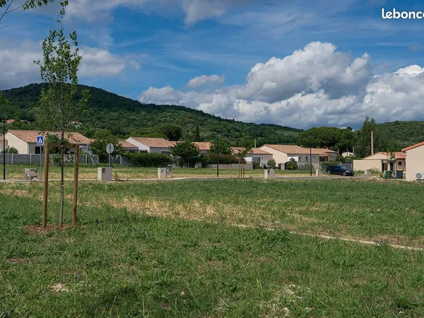 Terrain 600 m² Peret