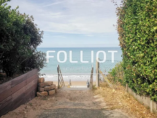 Villa Jullouville dans résidence privée acces direct plage