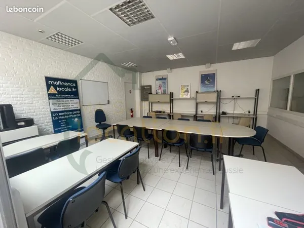 Local 84 m² Saint-Quentin