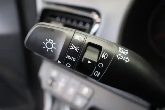 Kia Stonic 1.0 t-gdi 100 ch dct7 — photo 13