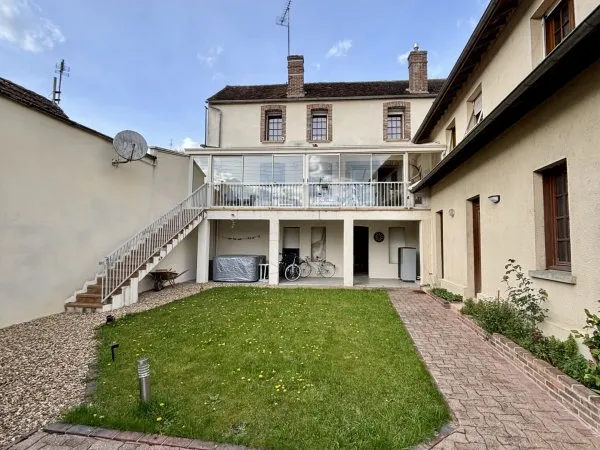 Maison 10 pièces 214 m²