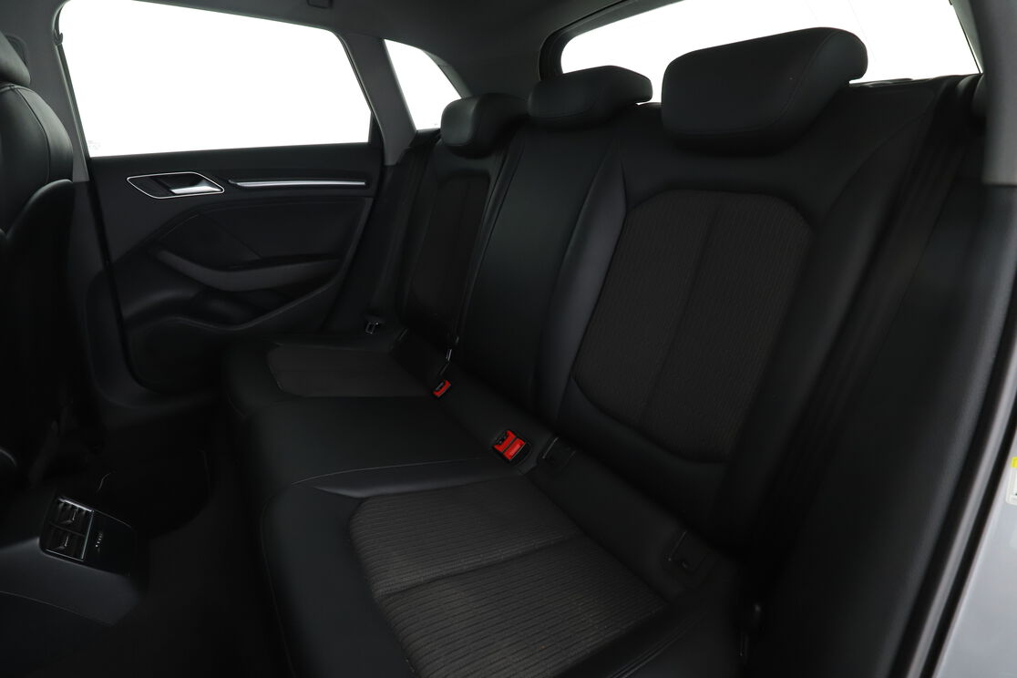 Audi A3 Sportback 30 TDI Design — photo 13