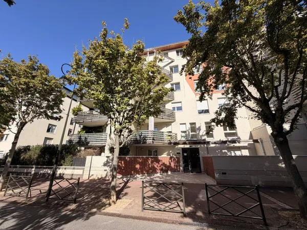 Vends appartement de 5 pièces à Saint-Germain-en-Laye