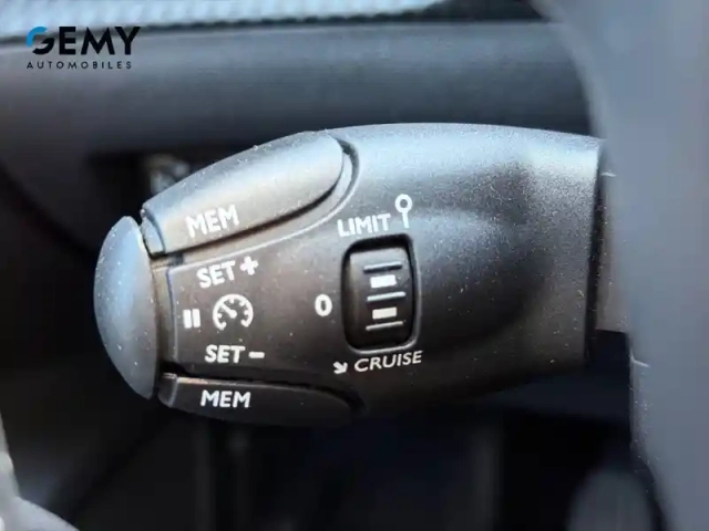 Peugeot 2008 puretech 100 s&amp;s bvm6 — photo 12