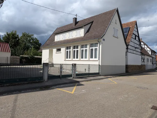 Ancienne école + appartement
