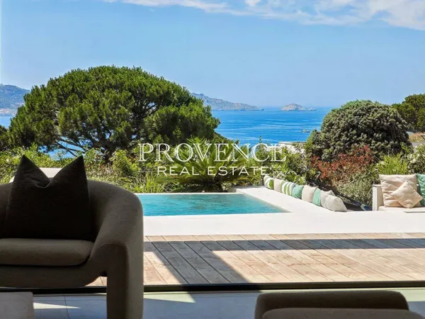 Maison 7 pièces 303 m²
